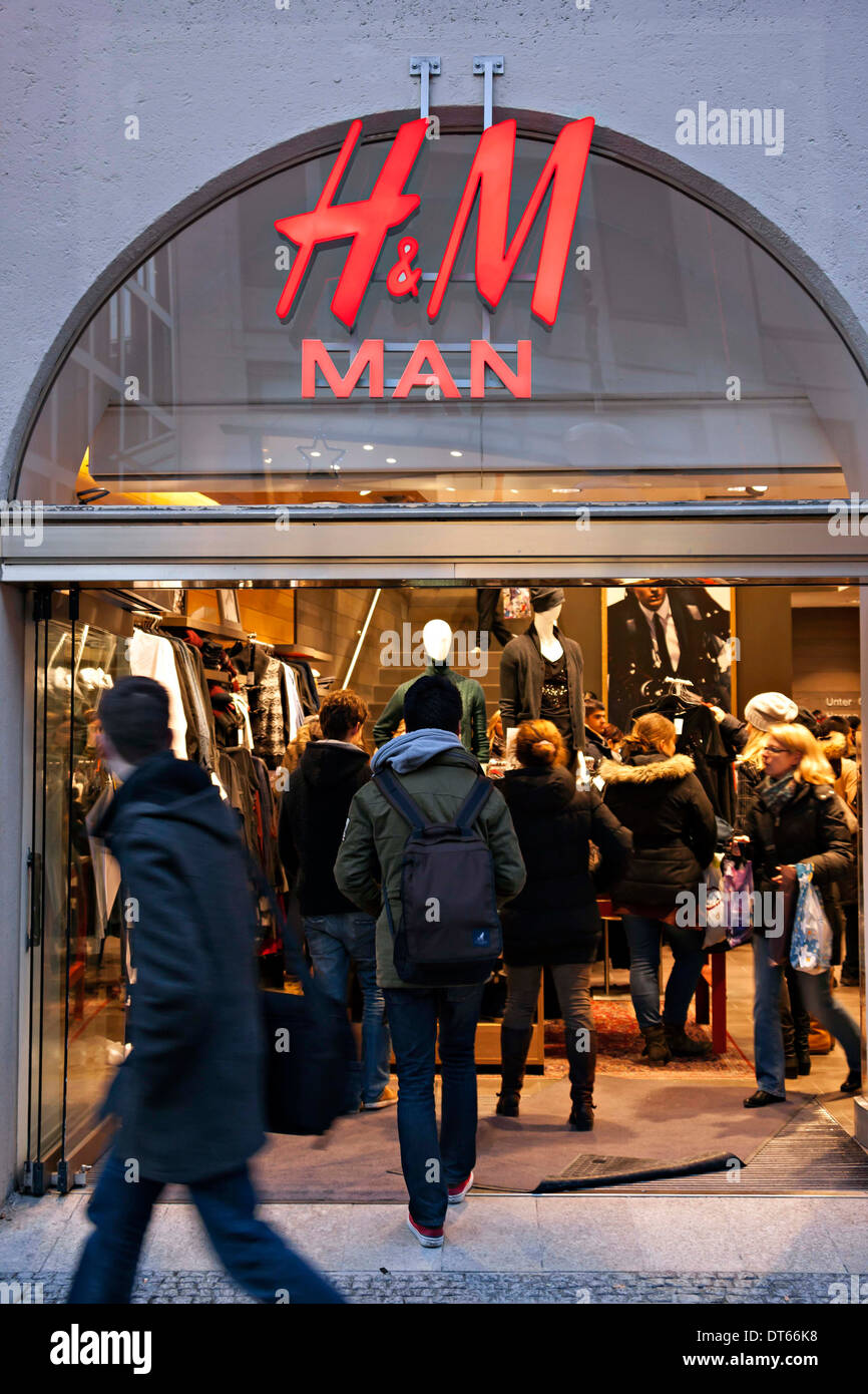 H&M fashion shop entrance, Munich Germany Europe Stock Photo - Alamy