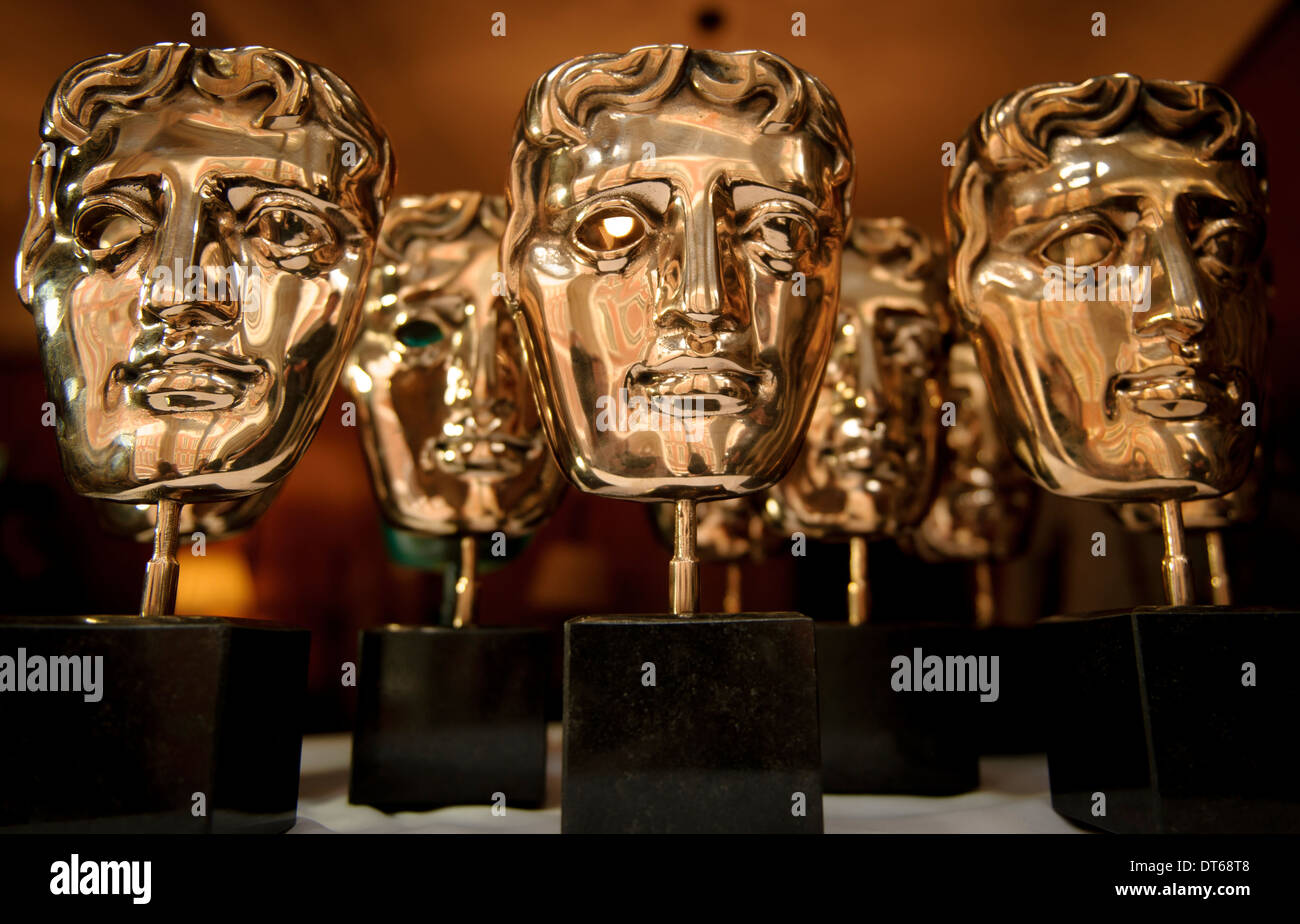 Final preparations are made to BAFTA awards prior to the 2014 British Academy of Film and Television Arts. Stock Photo
