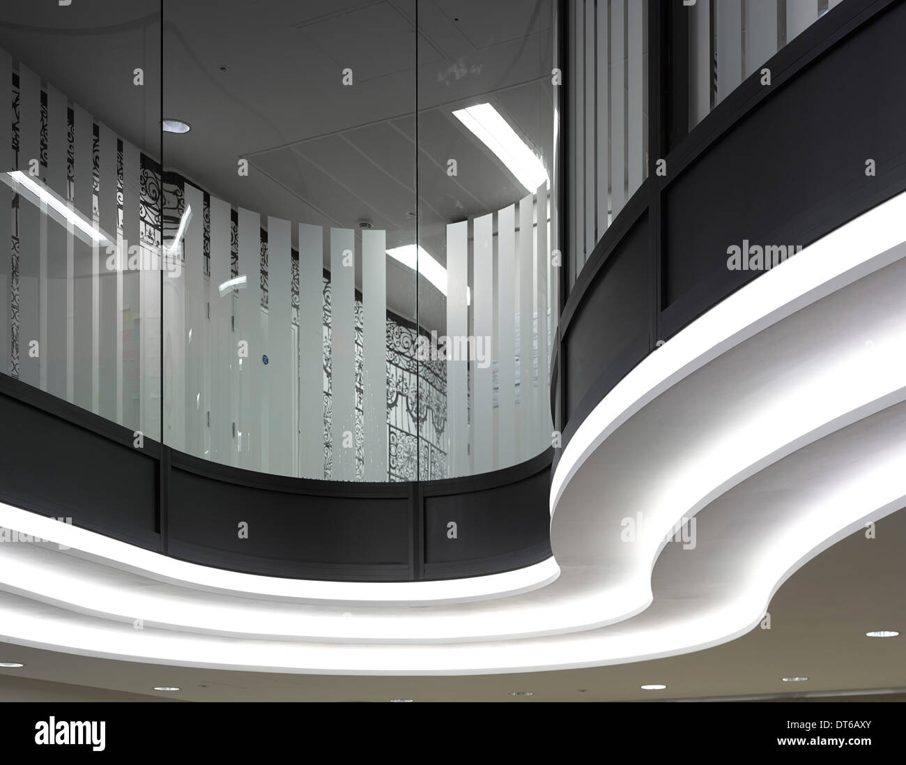 60 London, London, United Kingdom. Architect: Kohn Pedersen Fox Associates (KPF), 2014. Interior Detail. Stock Photo