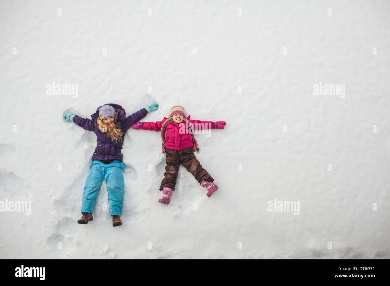 Children making snow angels hires stock photography and images Alamy