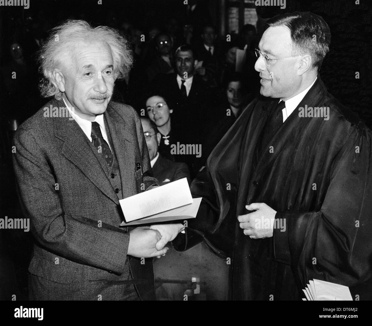 ALBERT EINSTEIN  receiving his American citizenship from Judge Phillip Norman on 1 October 1940 Stock Photo