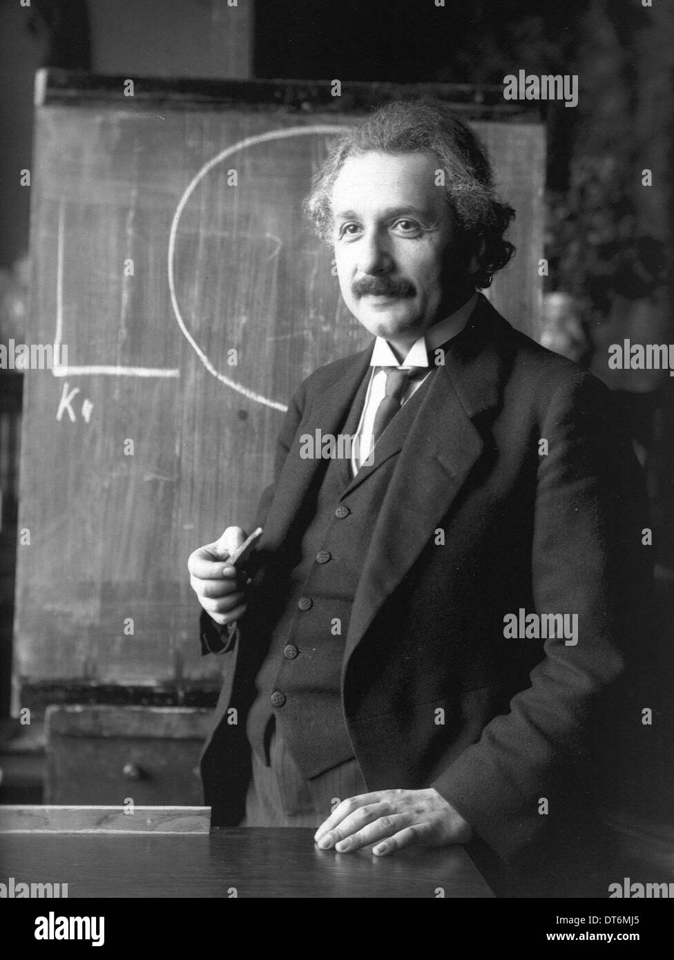 ALBERT EINSTEIN (1879-1955) German-American theoretical physicist in Vienna in 1921 Stock Photo