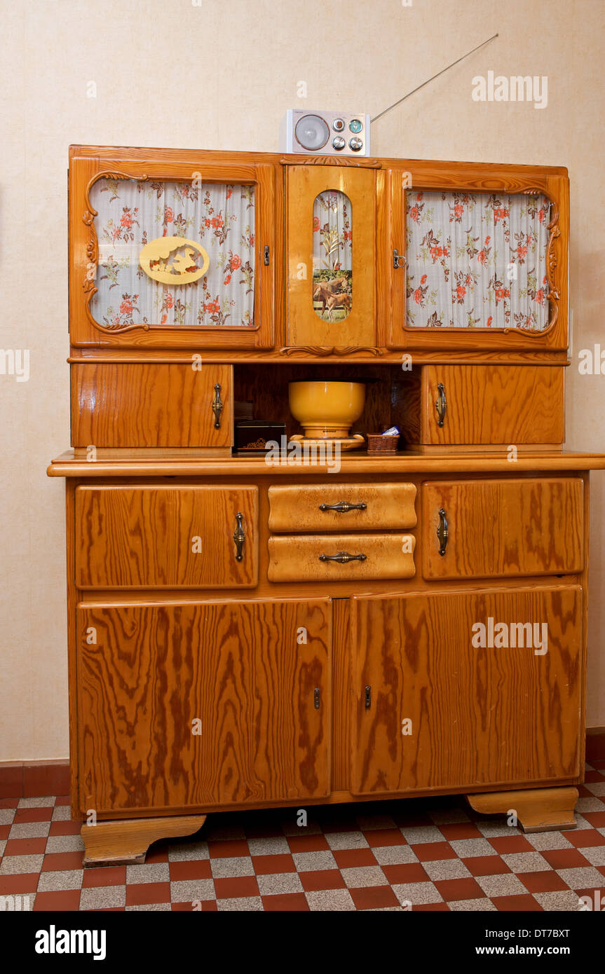 Kitchen Dresser Stock Photos Kitchen Dresser Stock Images Alamy