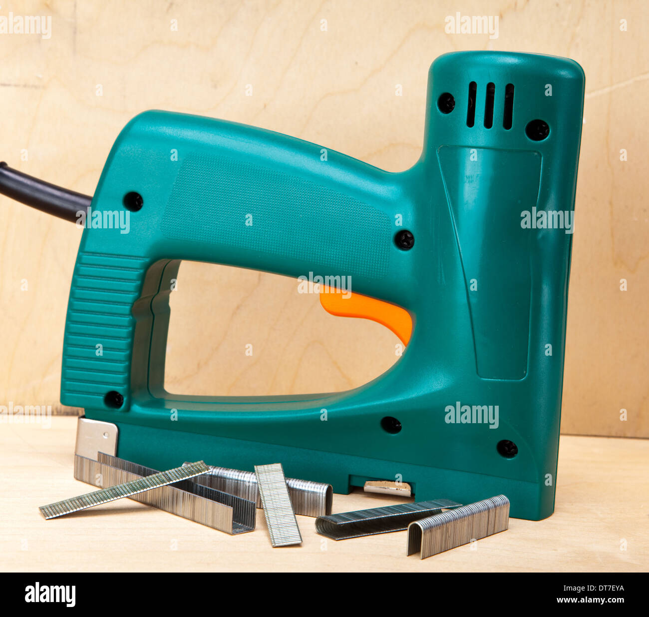 The tool staplers electrical and manual mechanical for repair work