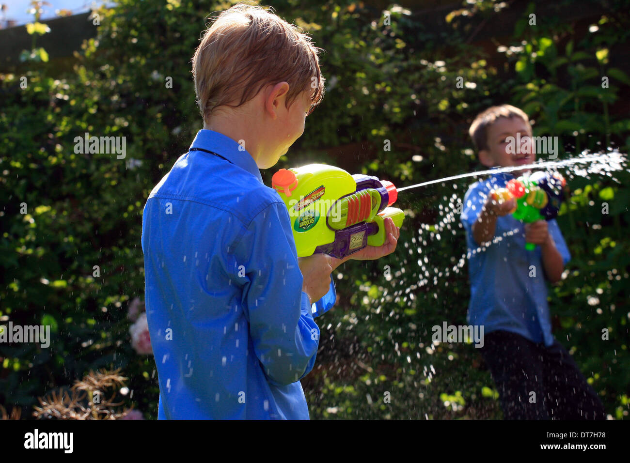 Water Fight Child Hi res Stock Photography And Images Alamy water-fight-child-hi-res-stock-photography-and-images-alamy