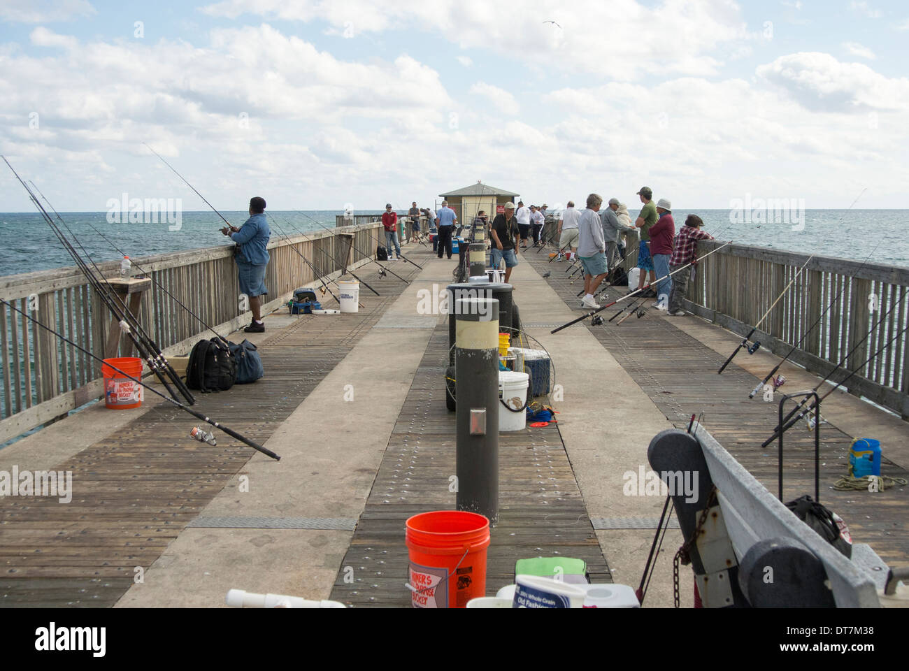 Pompano beach fishing hires stock photography and images Alamy