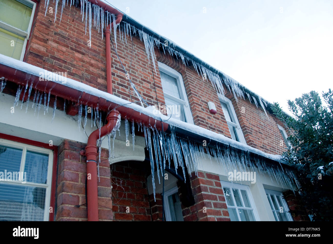 Icicles from gutters on terraced house, Oxford, UK Stock Photo Alamy