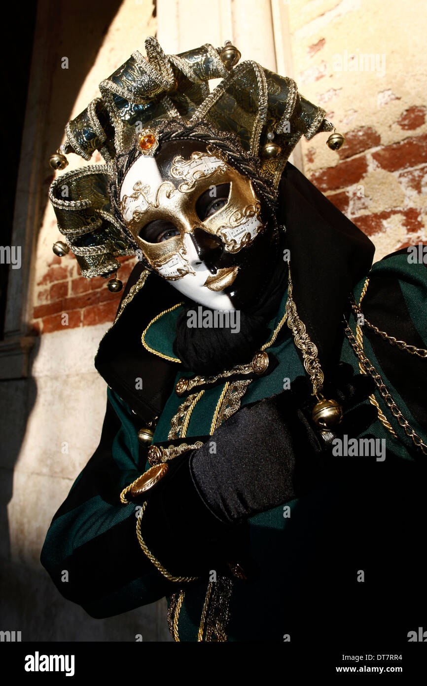 Masked man carnival venice hi-res stock photography and images - Alamy