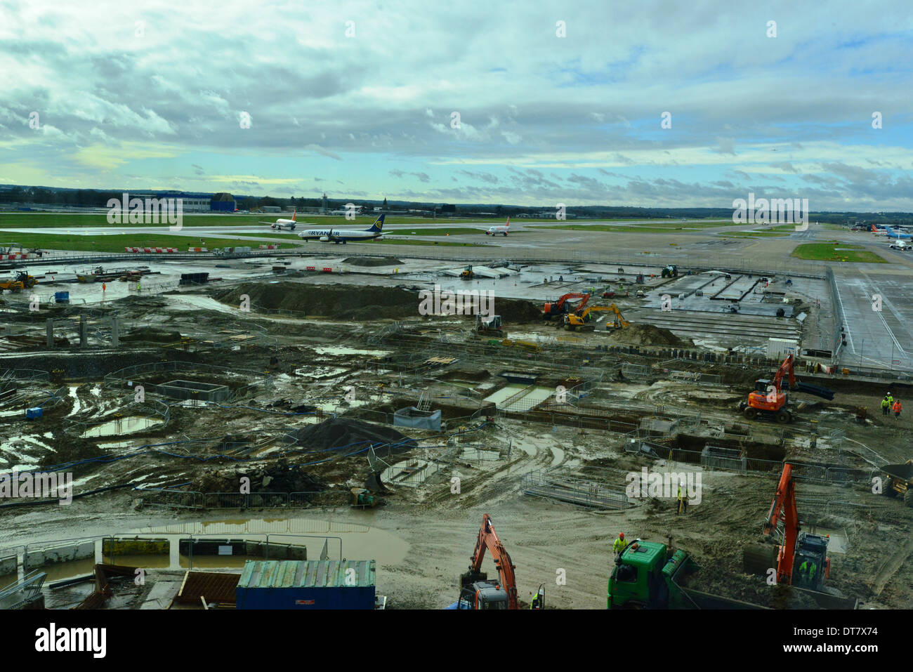 The building of the new Pier 1 at London, Gatwick Stock Photo Alamy