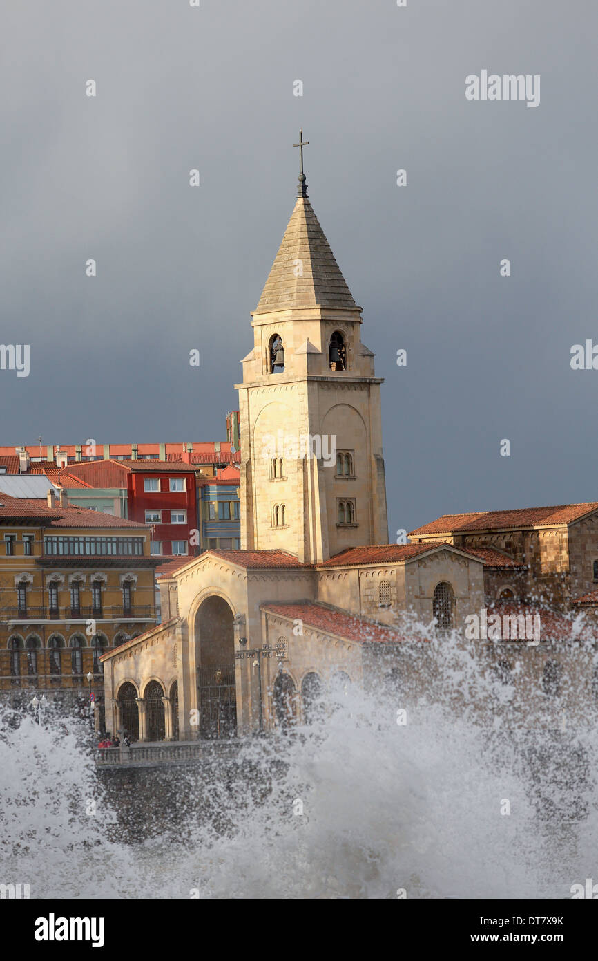 Iglesia san pedro gijón hi-res stock photography and images - Alamy