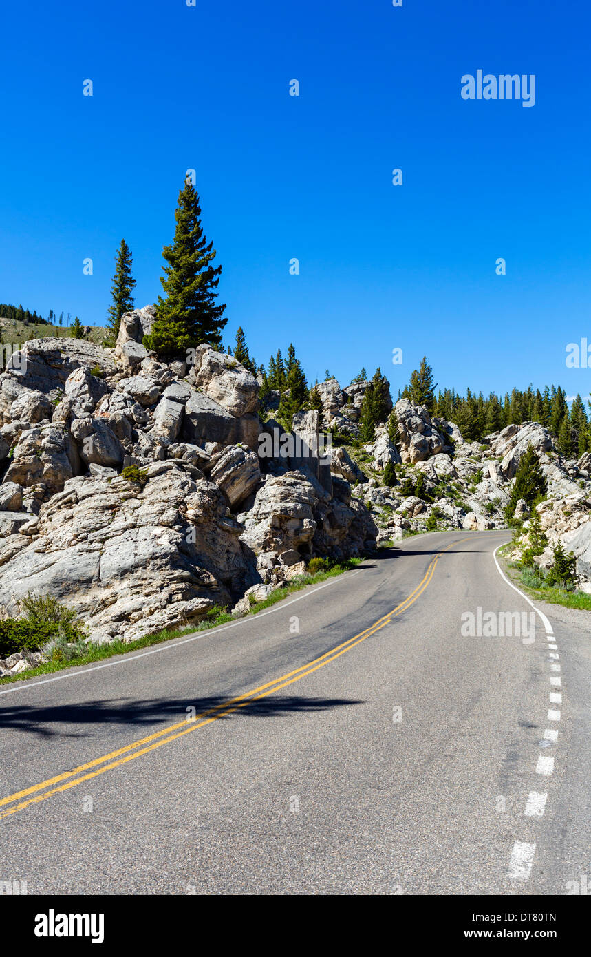 Cars on the Grand Loop Road just north of Kingman Pass, Yellowstone
