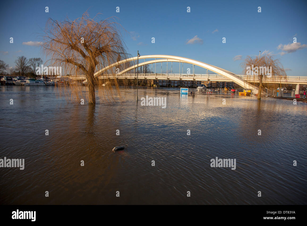 River thames shepperton flooding floods weather hires stock