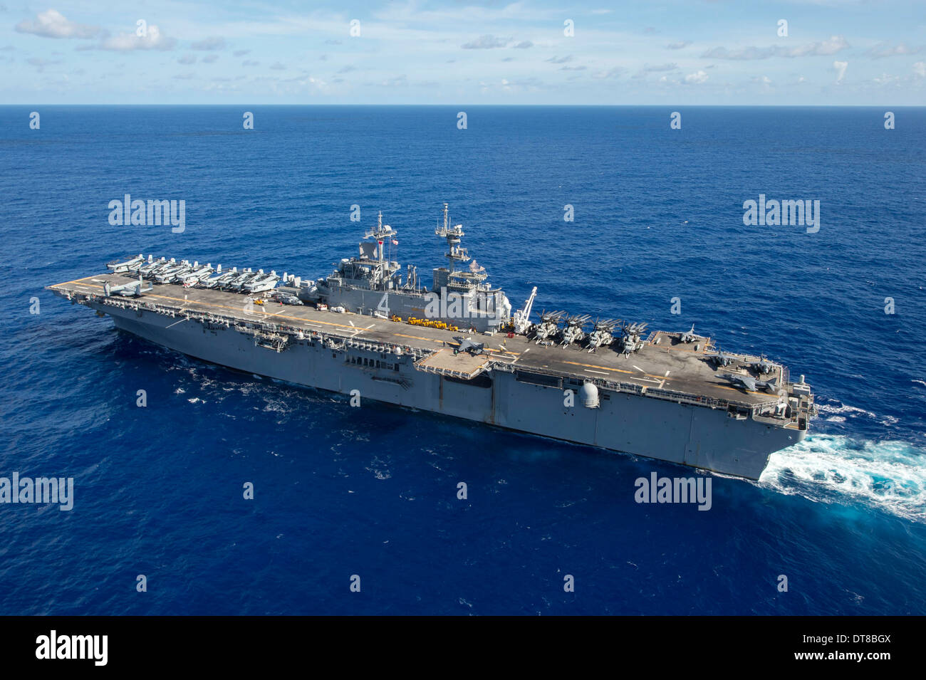Pacific Ocean, September 5, 2013 - The amphibious assault ship USS Boxer (LHD-4) transits the Pacific Ocean. Stock Photo