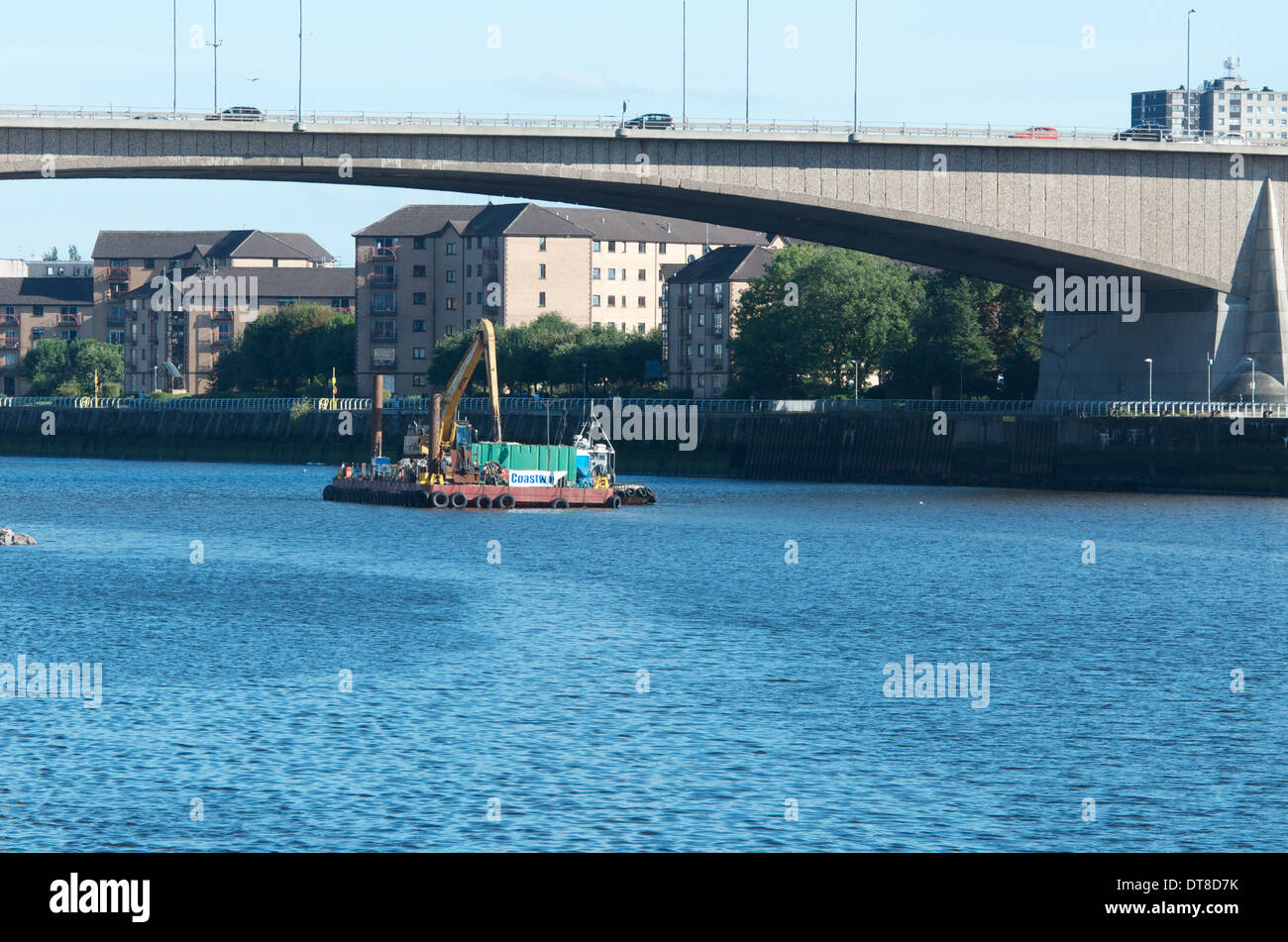 Works being carried out on the River Clyde below the Kingston