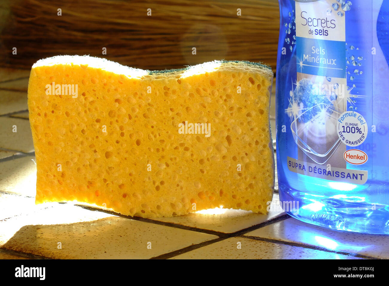 Dishwashing High Resolution Stock Photography and Images - Alamy