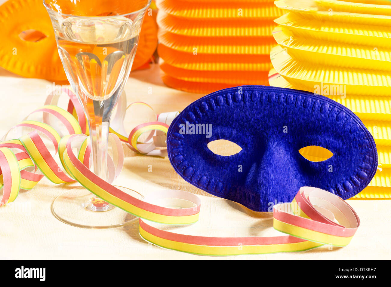Vintage carnival glass hi-res stock photography and images - Alamy