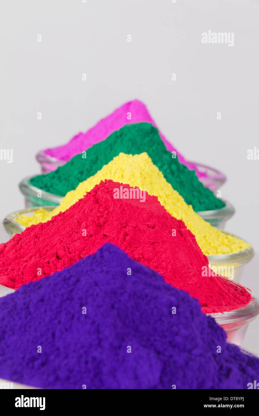 High angle view of powder colour in bowl Stock Photo - Alamy