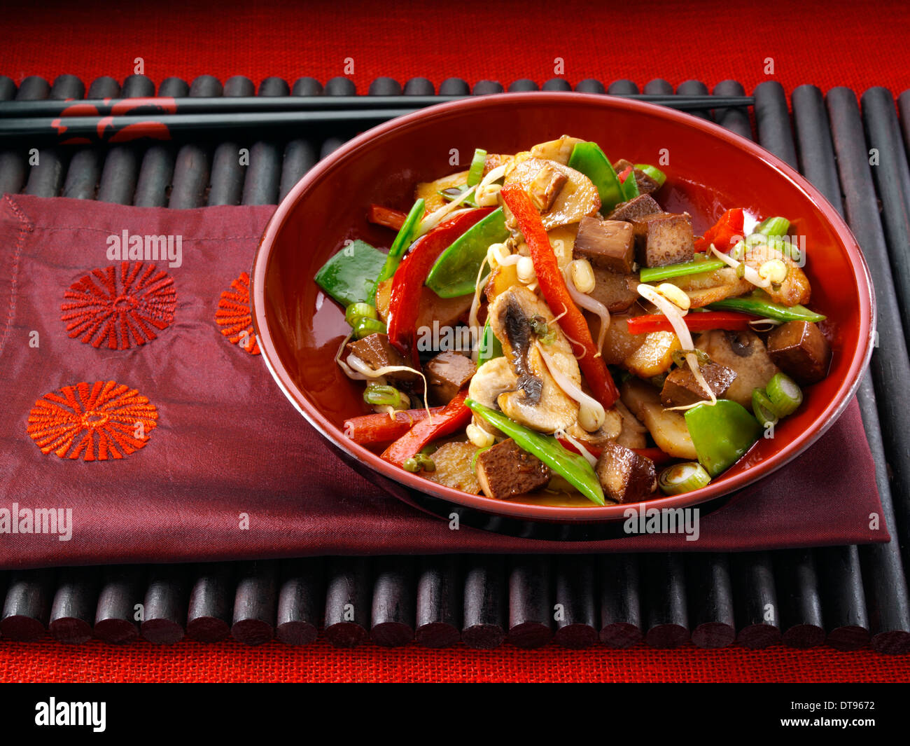 Tofu and vegetables Stock Photo - Alamy