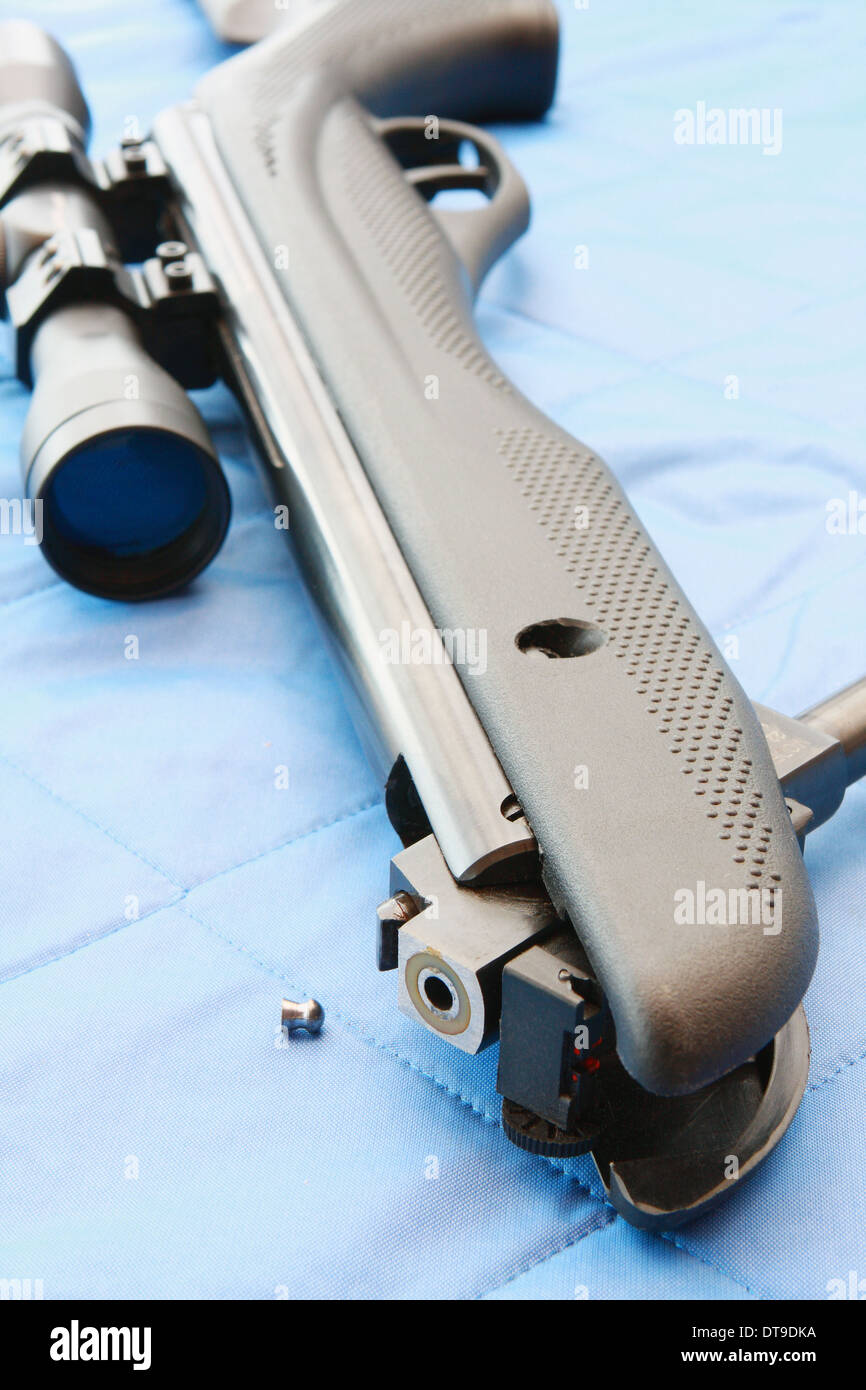 Broken gun barrel hires stock photography and images Alamy