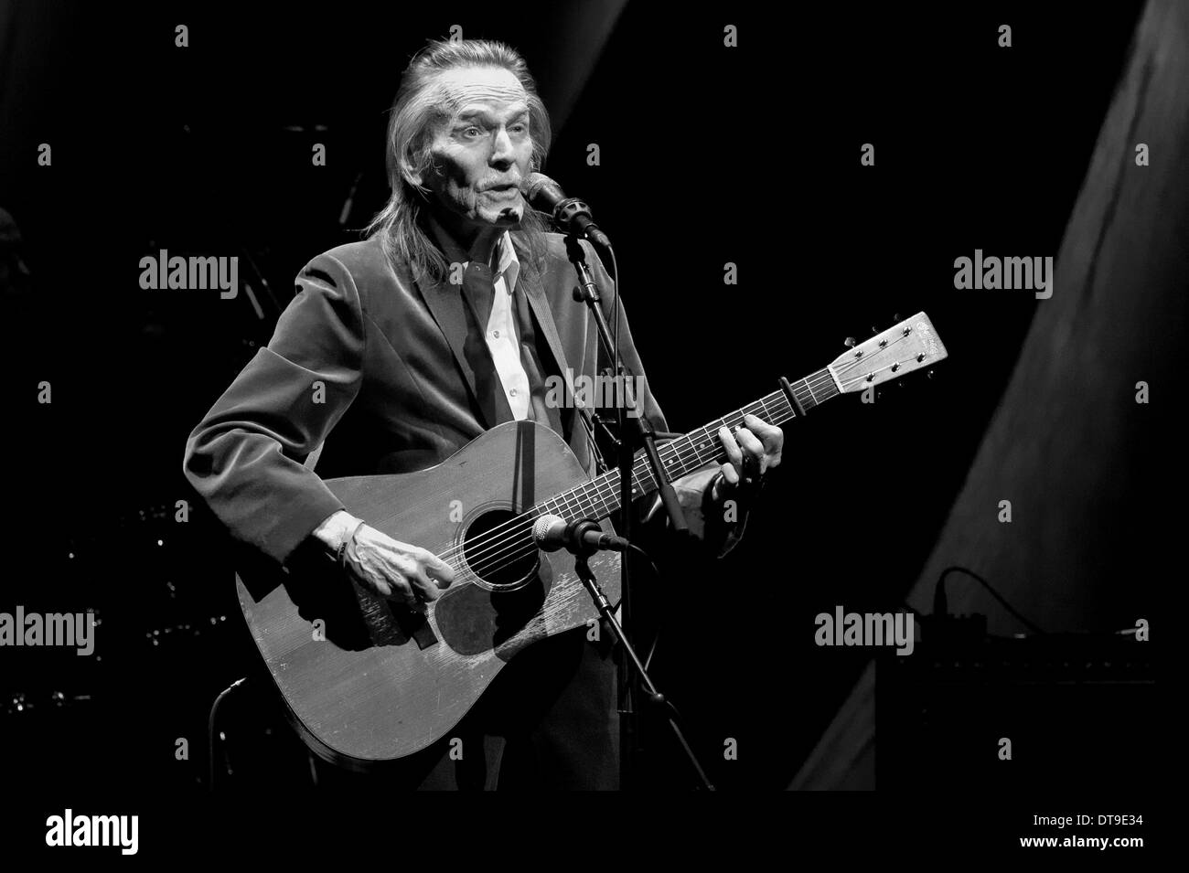 Gordon lightfoot Black and White Stock Photos & Images - Alamy