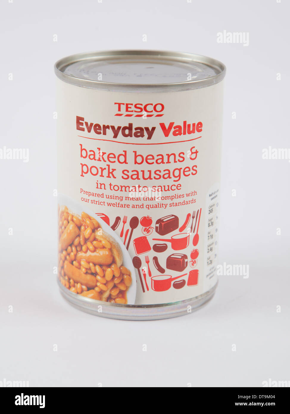 Tesco Everyday Value Tinned Baked Beans & Sausages in Tomato Sauce Stock Photo