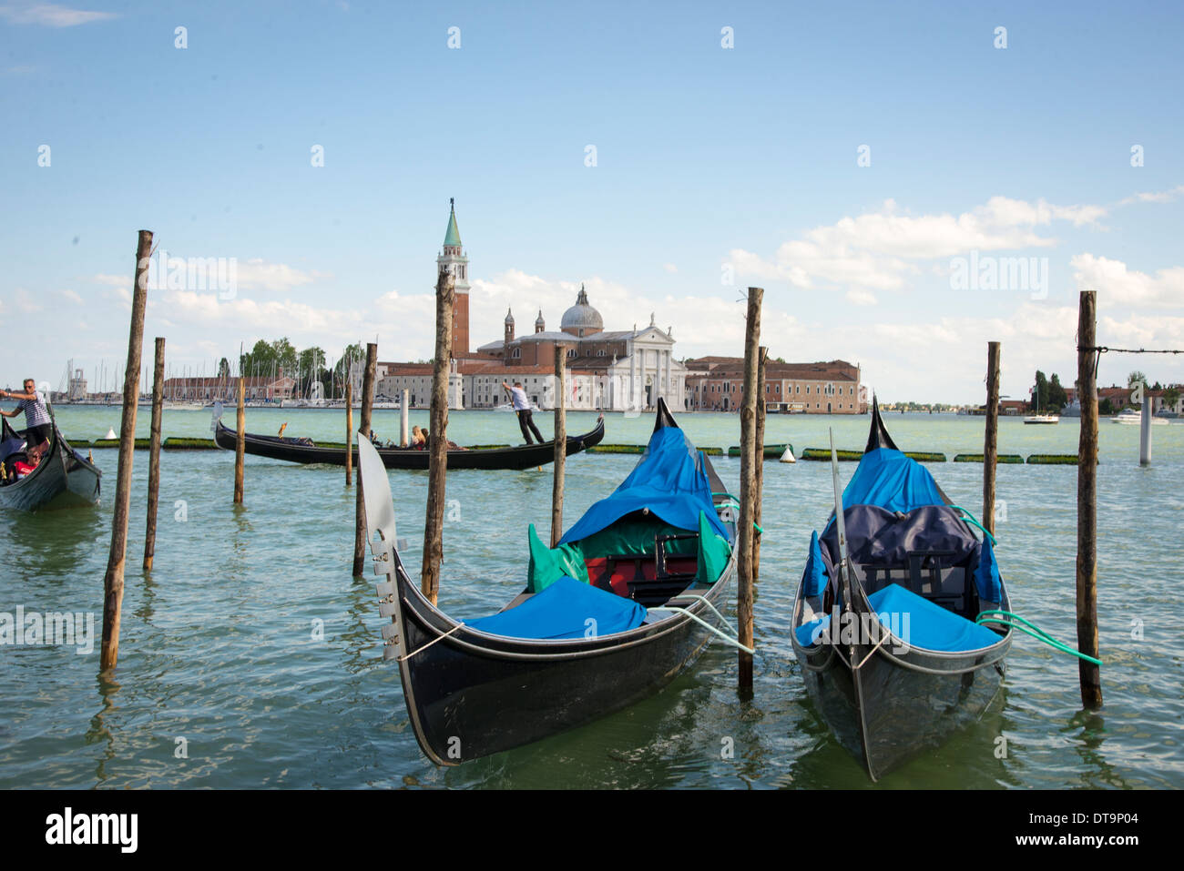 Gondola rides hi-res stock photography and images - Alamy