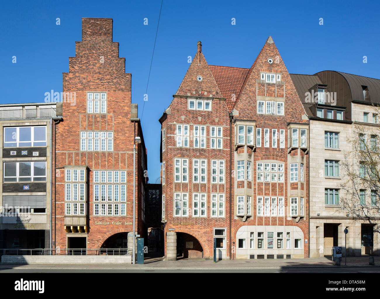 Böttcherstraße, Paula-Becker-Modersohn-Haus, Haus Atlantis and Robinson-Crusoe-Haus buildings, historic town centre, Bremen Stock Photo