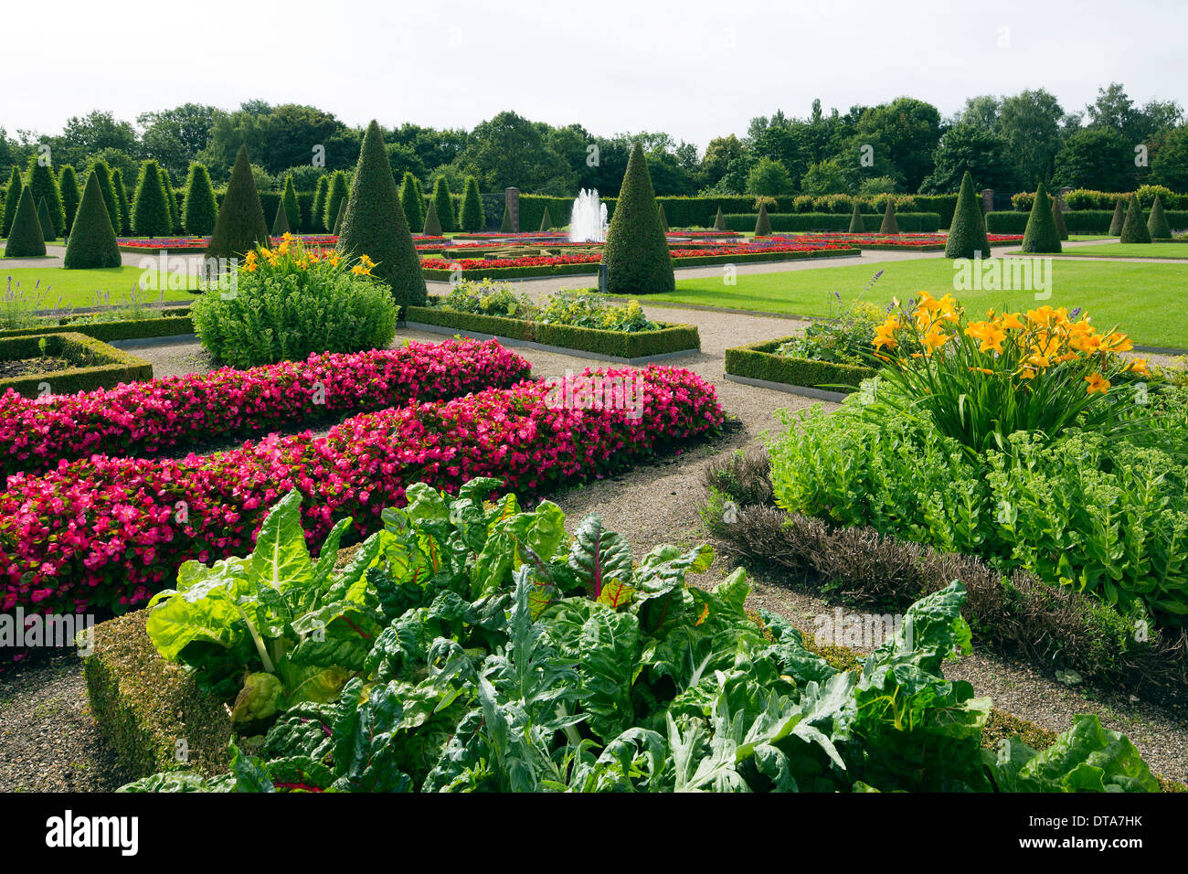 Blumen topiary hires stock photography and images Alamy
