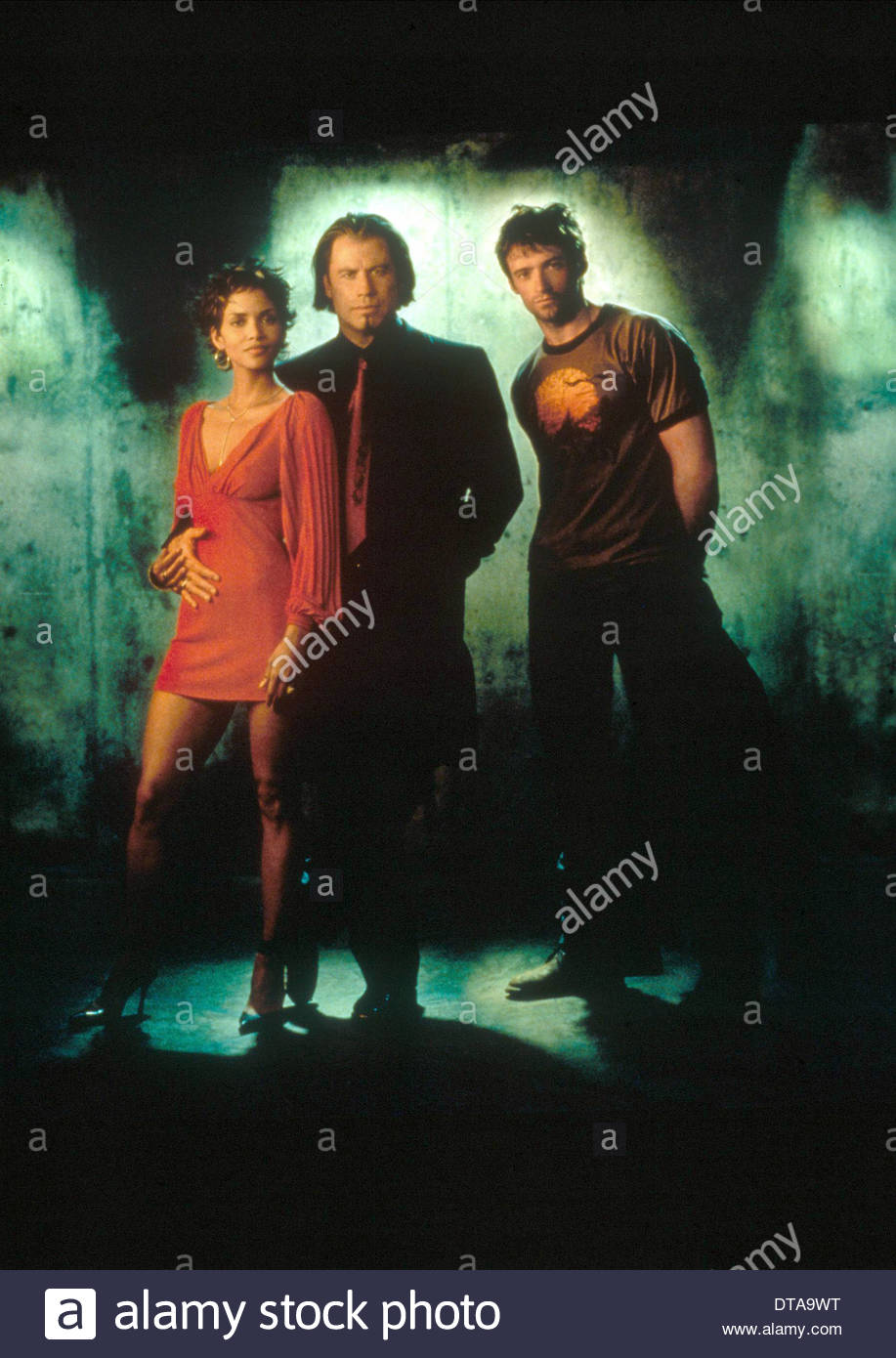 HALLE BERRY JOHN TRAVOLTA & HUGH JACKMAN SWORDFISH (2001 Stock Photo