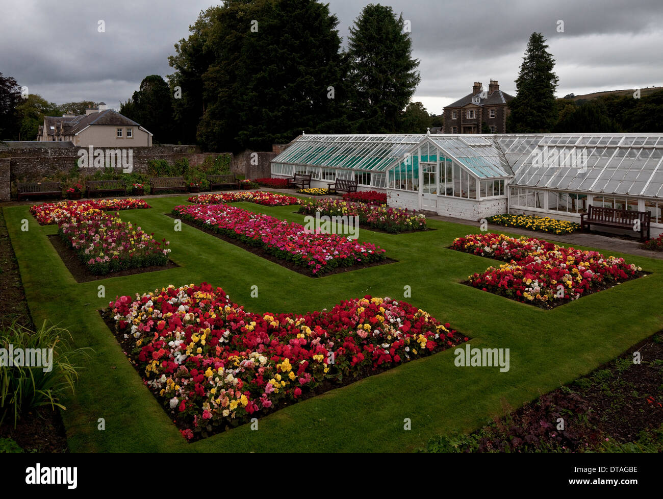 Englischer rasen hires stock photography and images Alamy
