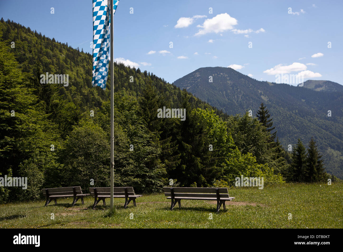 Empty benches in park Stock Photo - Alamy