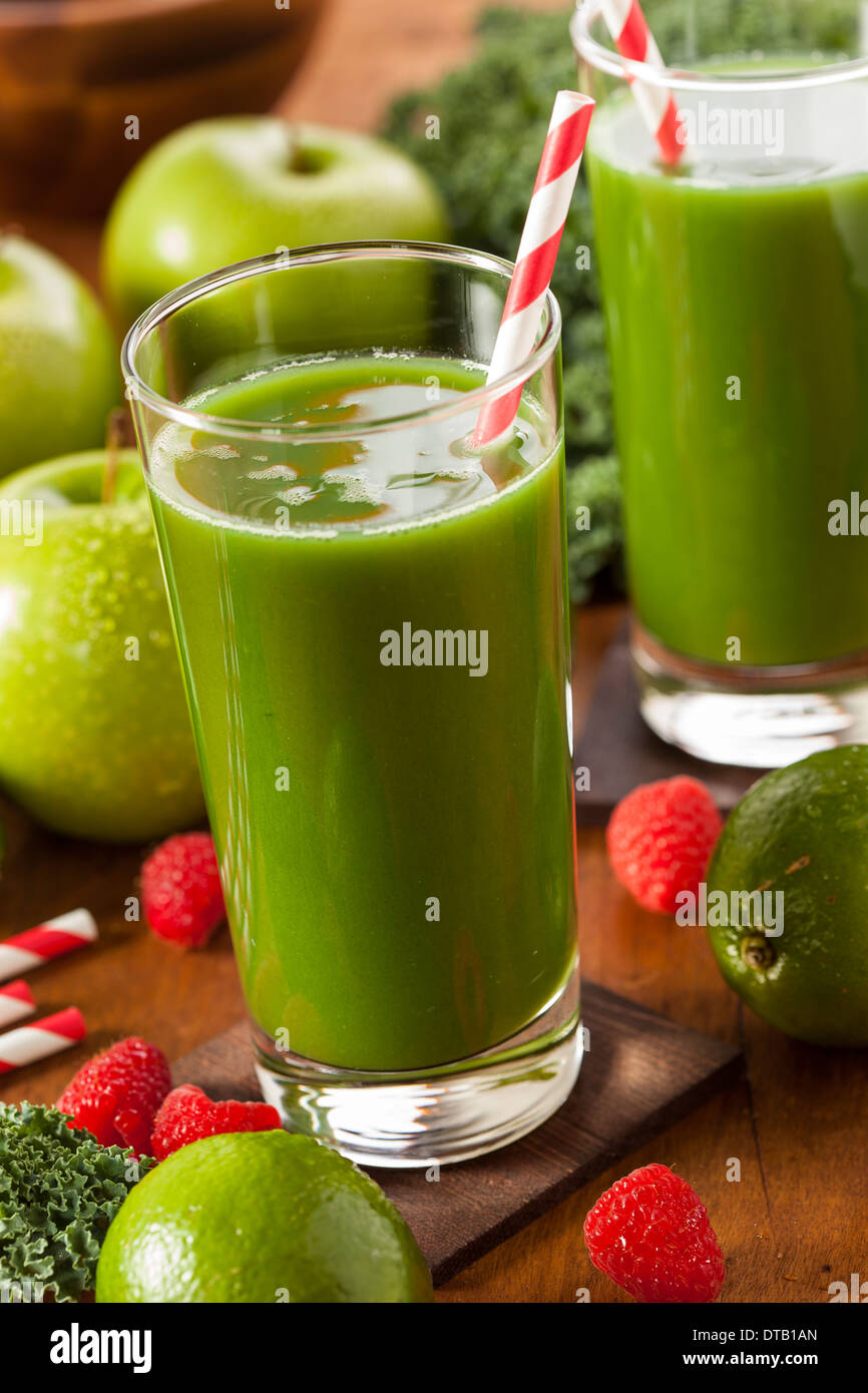 Healthy Green Vegetable and Fruit Smoothi Juice with Apple and Greens