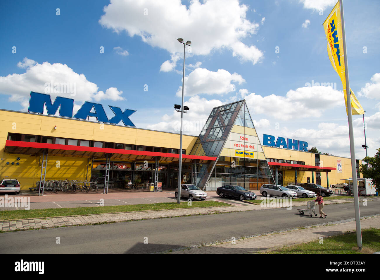 Hardware store chain hires stock photography and images Alamy