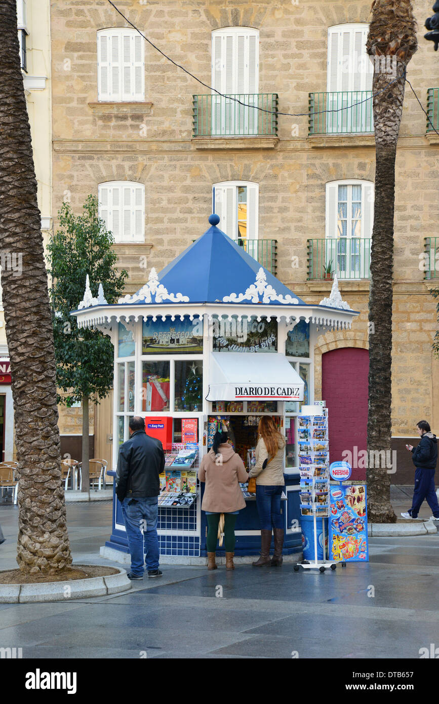 Newspaper kiosk, Plaza de San Juan de Dios, Cádiz, Cádiz Province, Andalusia, Spain Stock Photo