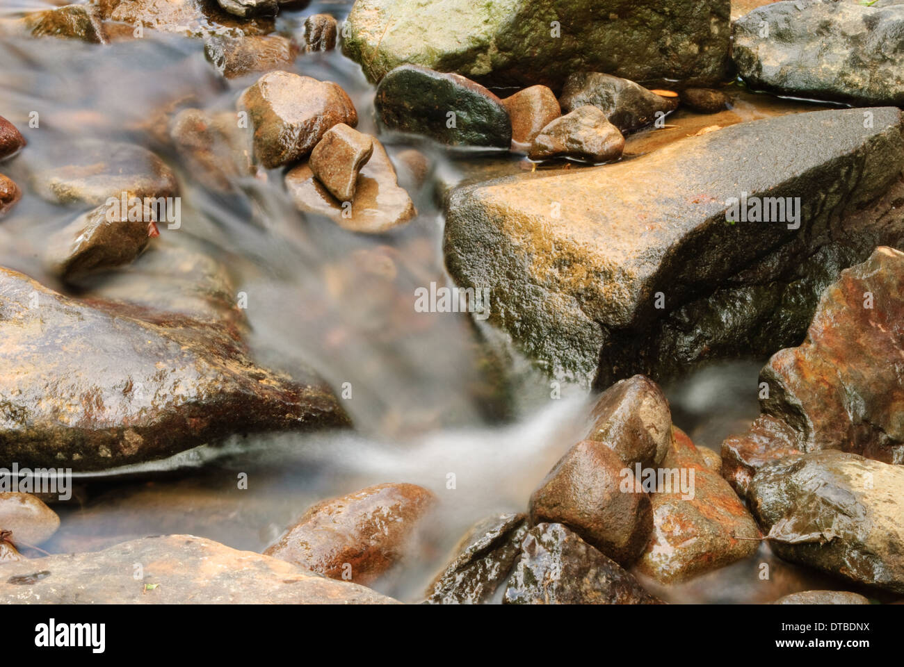Flux rock stones water hi-res stock photography and images - Alamy