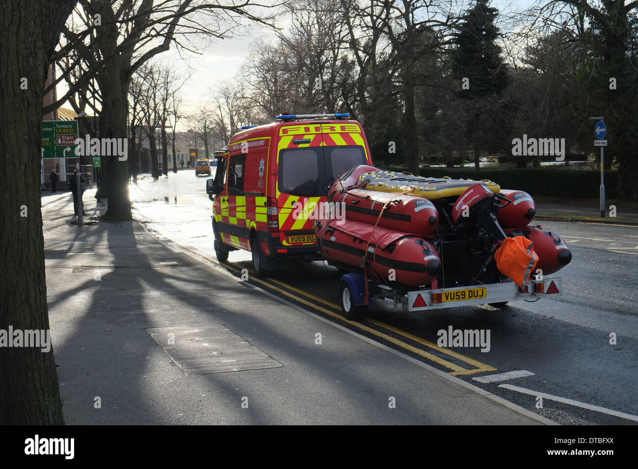 Fire service rescue vehicle during floods in Worcester , worcestershire