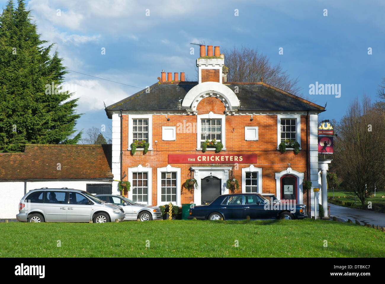 The Cricketers pub & Restaurant, in the village of Hartley Wintney, Hampshire, England uk Stock Photo