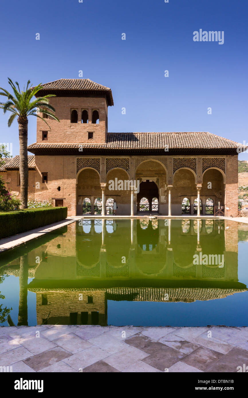 Torre De Las Damas - The beautiful gardens at Alhambra Palace in Granada, Andalusia, southern Spain. Stock Photo