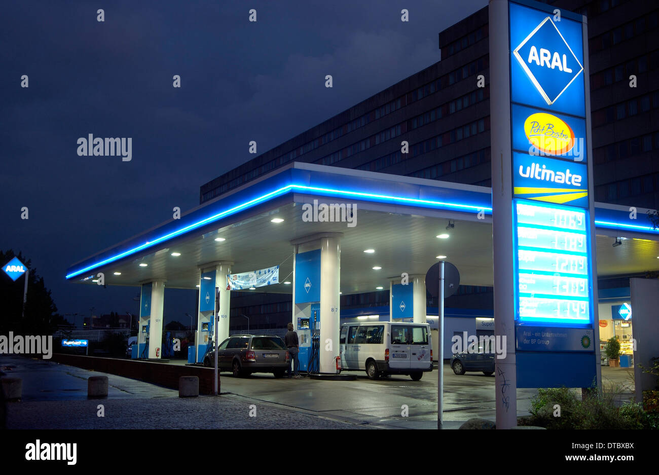 Aral gas station hi-res stock photography and images - Alamy