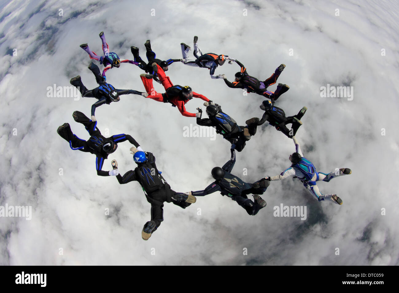 12 person skydiving formation Stock Photo - Alamy