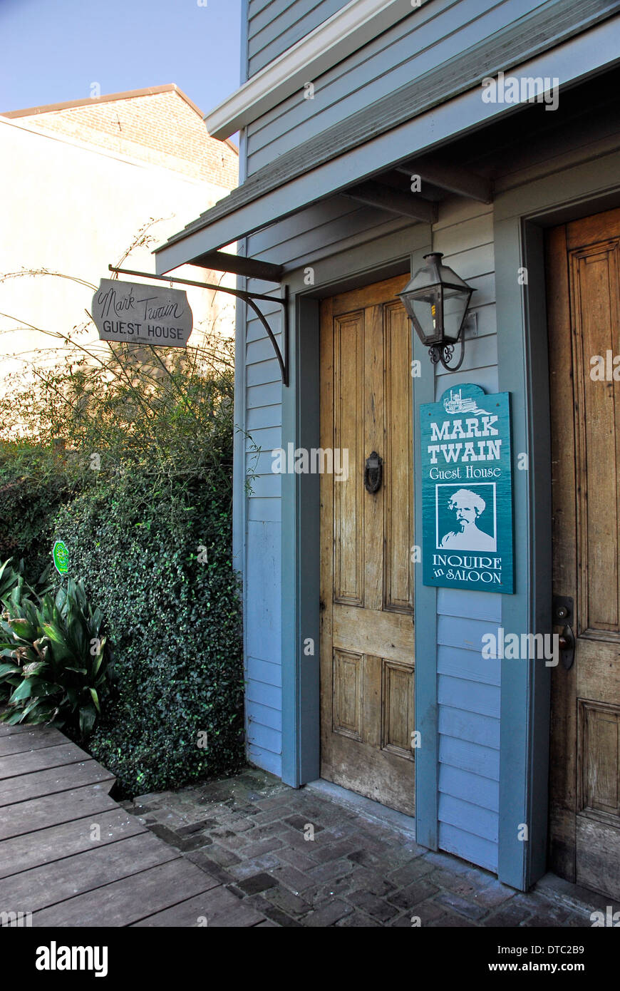 Mark Twain Guest House in Lower Natchez city on the Mississippi River Stock Photo Alamy
