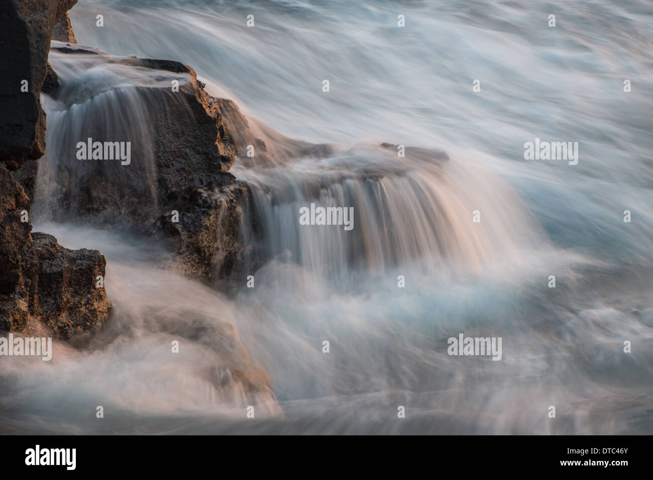 Hawaii rocky beach hi-res stock photography and images - Alamy