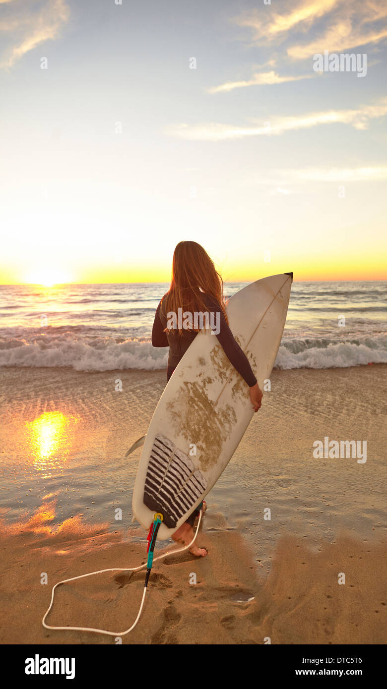Surfboard wetsuit hires stock photography and images Alamy
