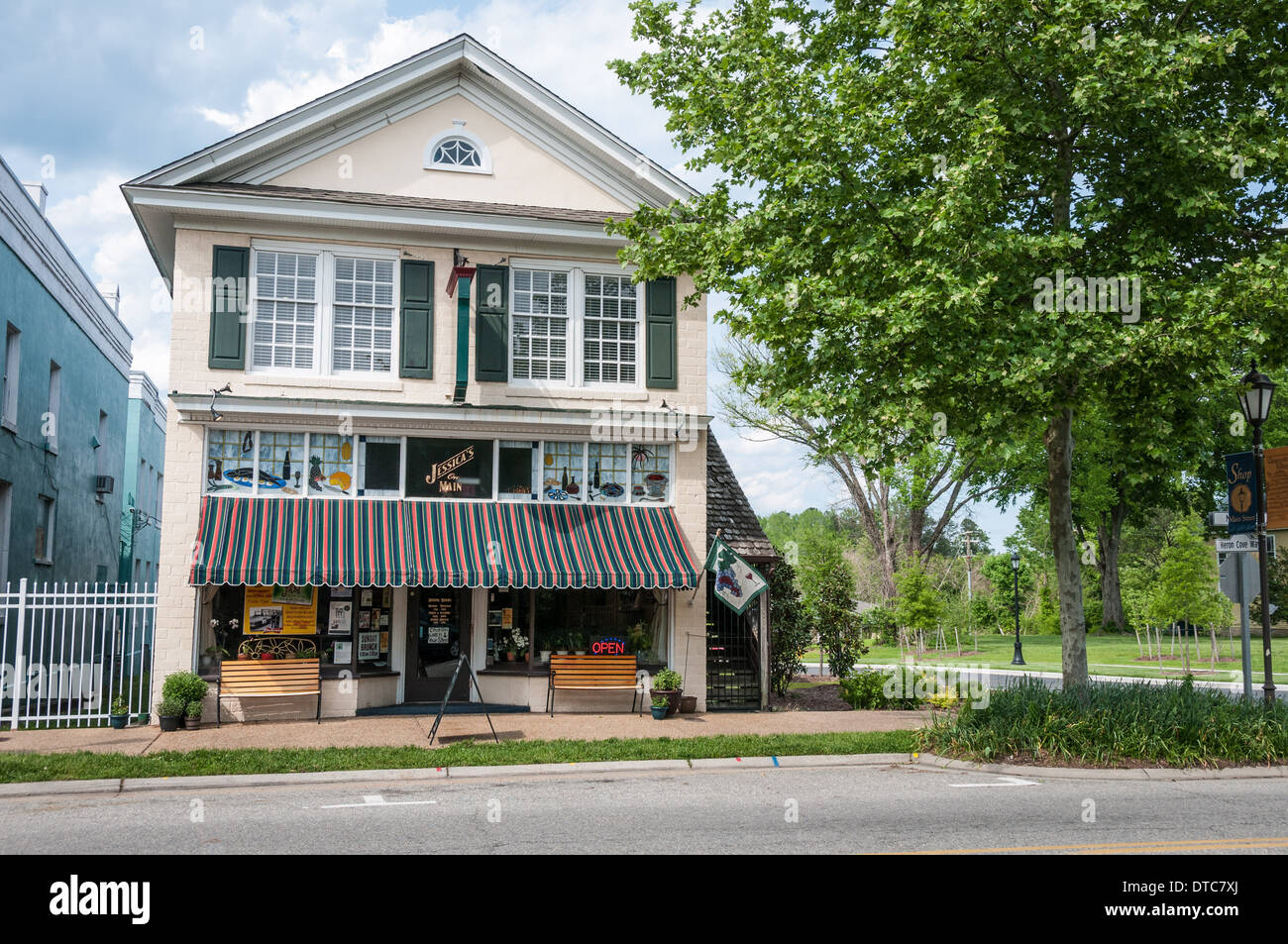 Bistro on main hires stock photography and images Alamy