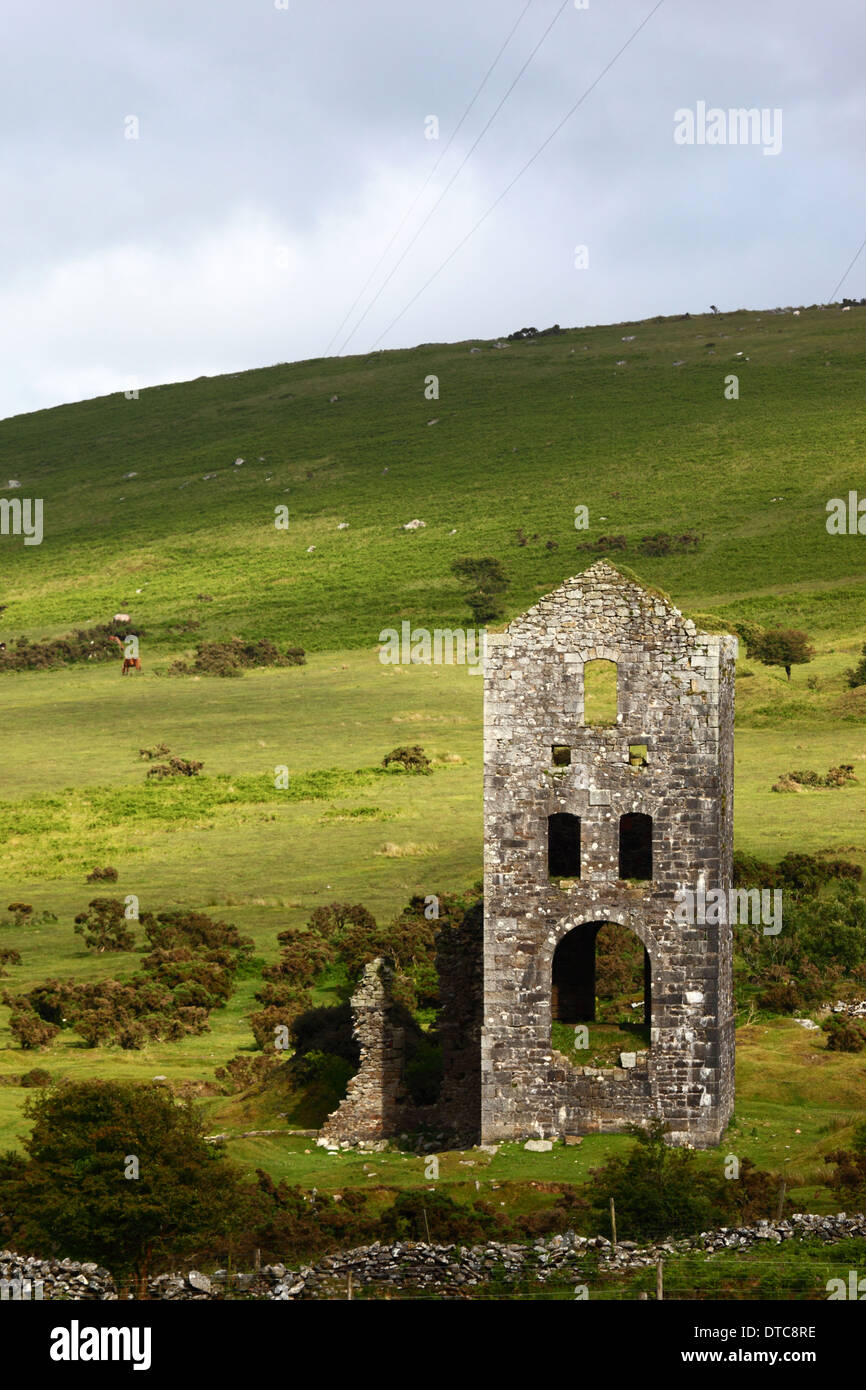Wheal Jenkin Mine , Bellingham Shaft engine house , Caradon Hill , near Minions, Bodmin Moor , Cornwall , England Stock Photo