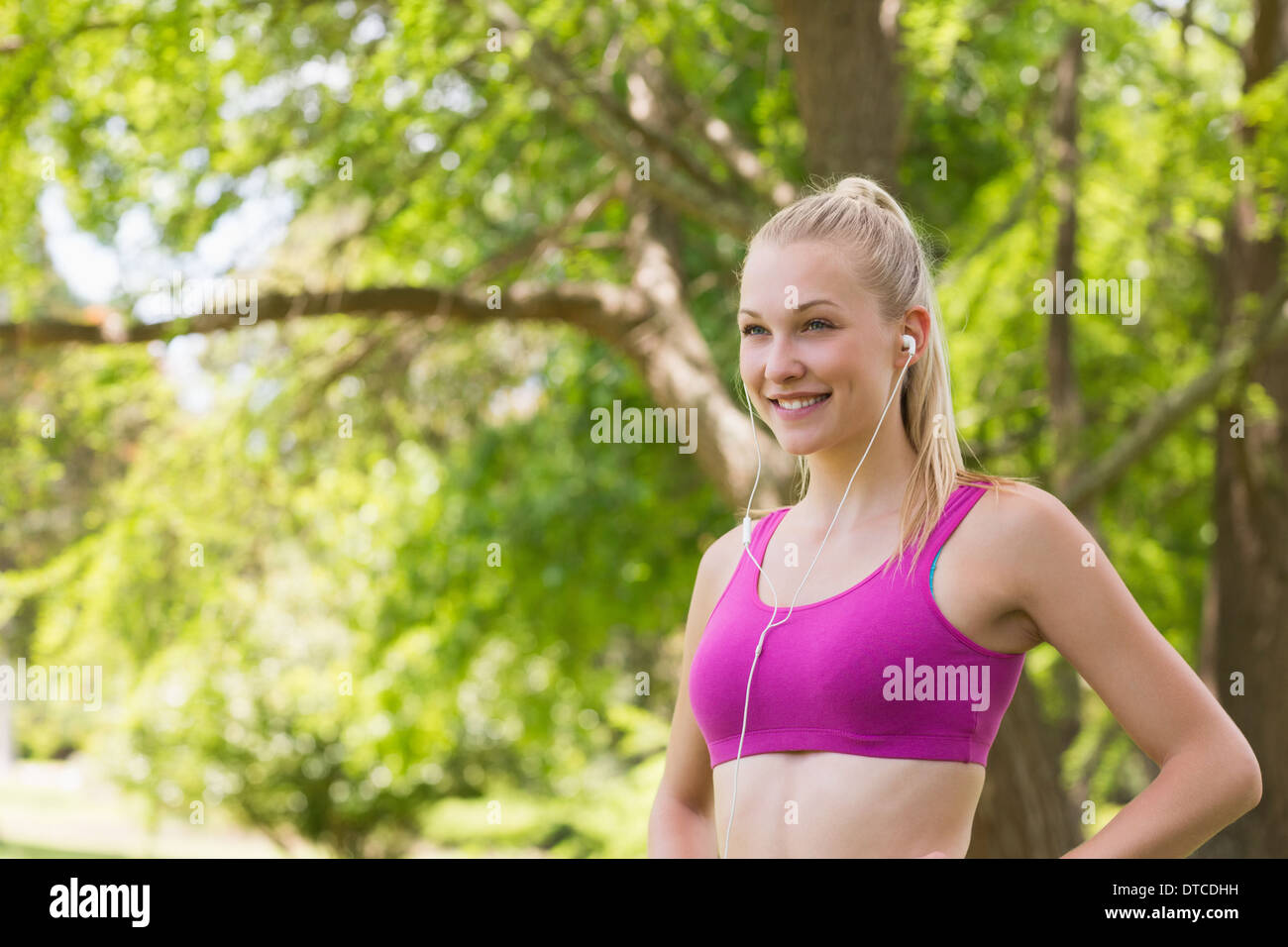 Jogging bra hi-res stock photography and images - Alamy