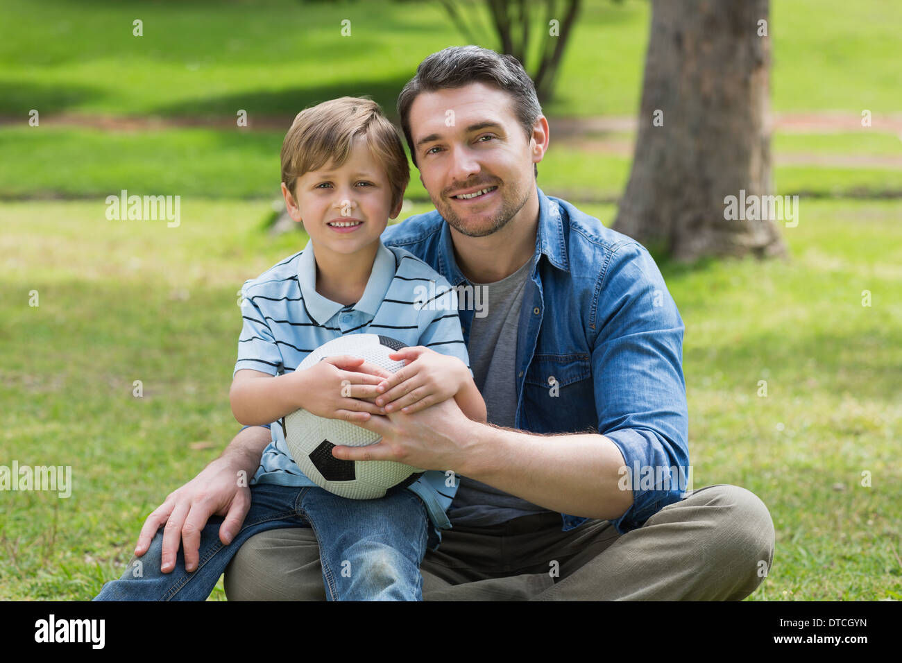Папе и сыну 27 лет. Мужчина с сыном. Фотопортрет отец и сын. Портрет сына. Папа с сыном портрет.