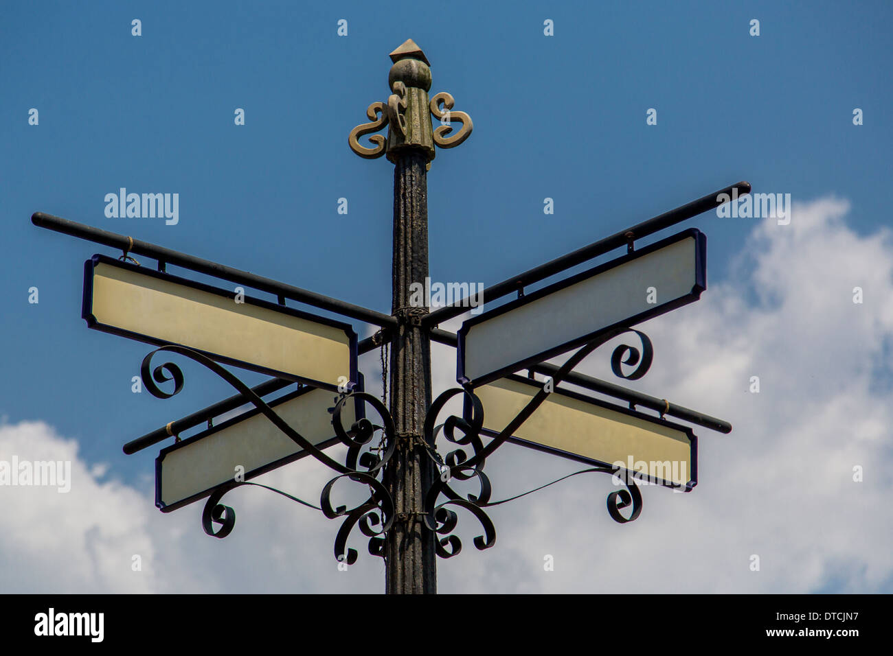 Blank street name sign hi-res stock photography and images - Alamy