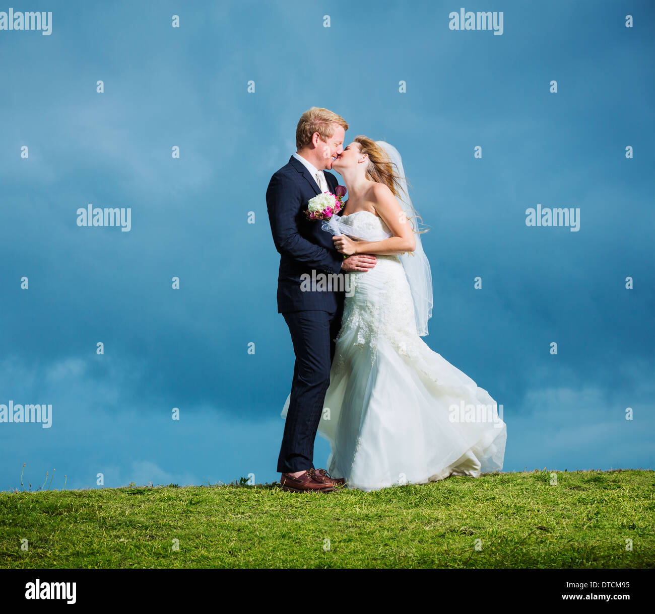 Woman man couple flowers sky hi-res stock photography and images - Alamy