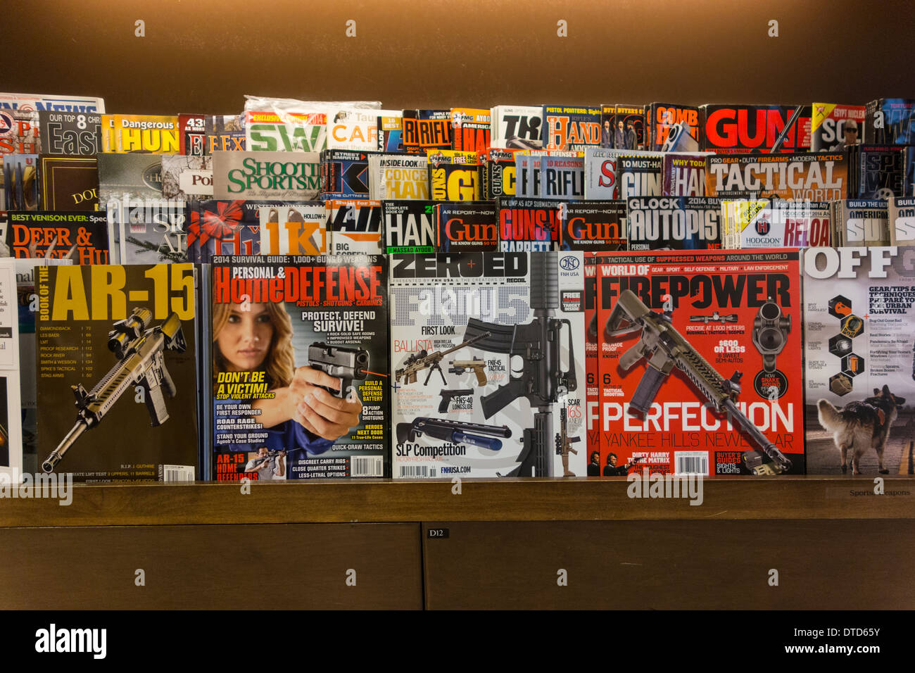 gun magazines for sale, Barnes and Noble, Kennewick, Washington State, USA Stock Photo